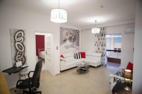 Cozy apartment with sea view next to Marina Zeas